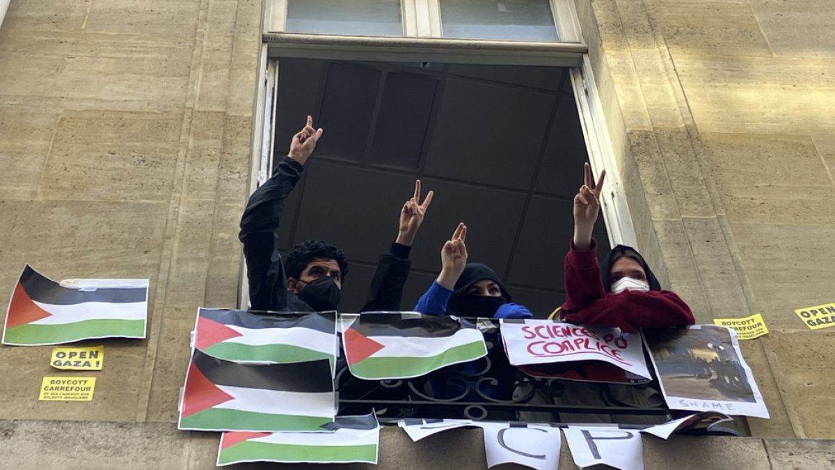 Gazze protestoları Fransa'ya sıçradı: Öğrenciler Paris'teki Sciences Po binasını işgal etti