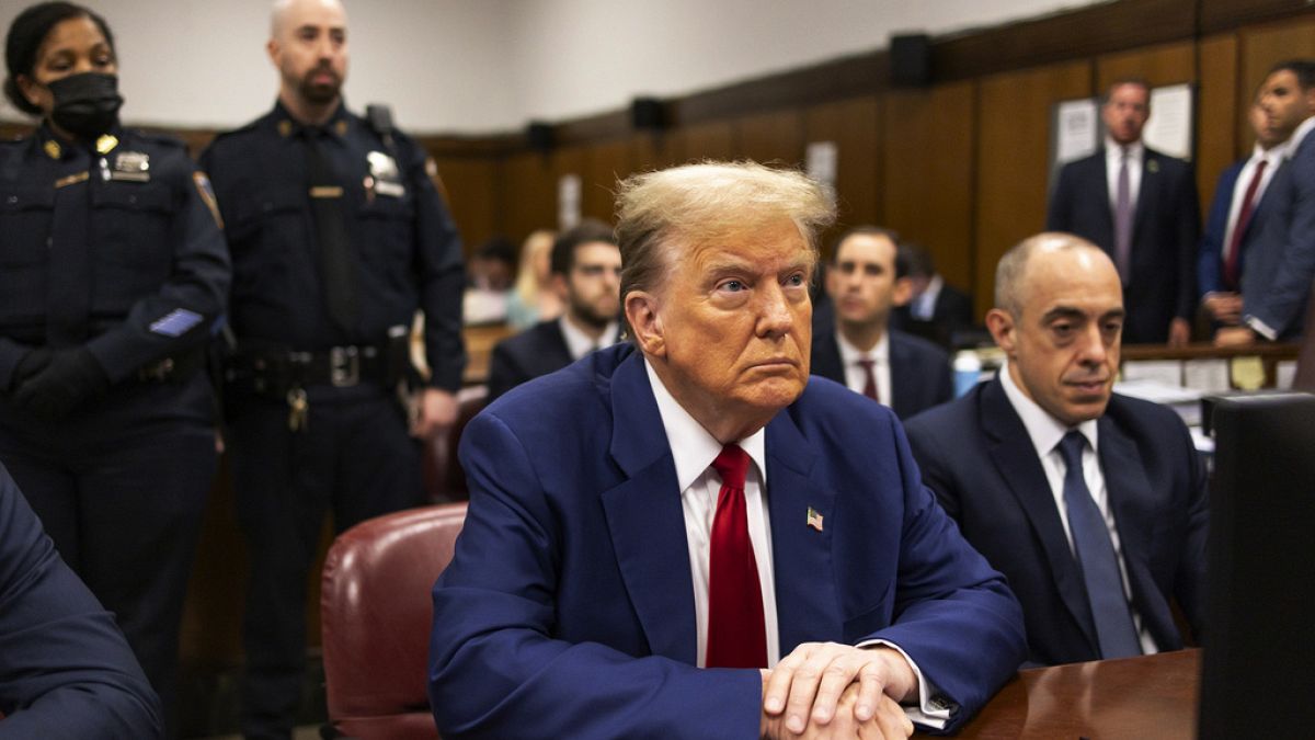 Trump mahkemeye itaatsizlikten 9 bin dolar para cezasına çarptırıldı