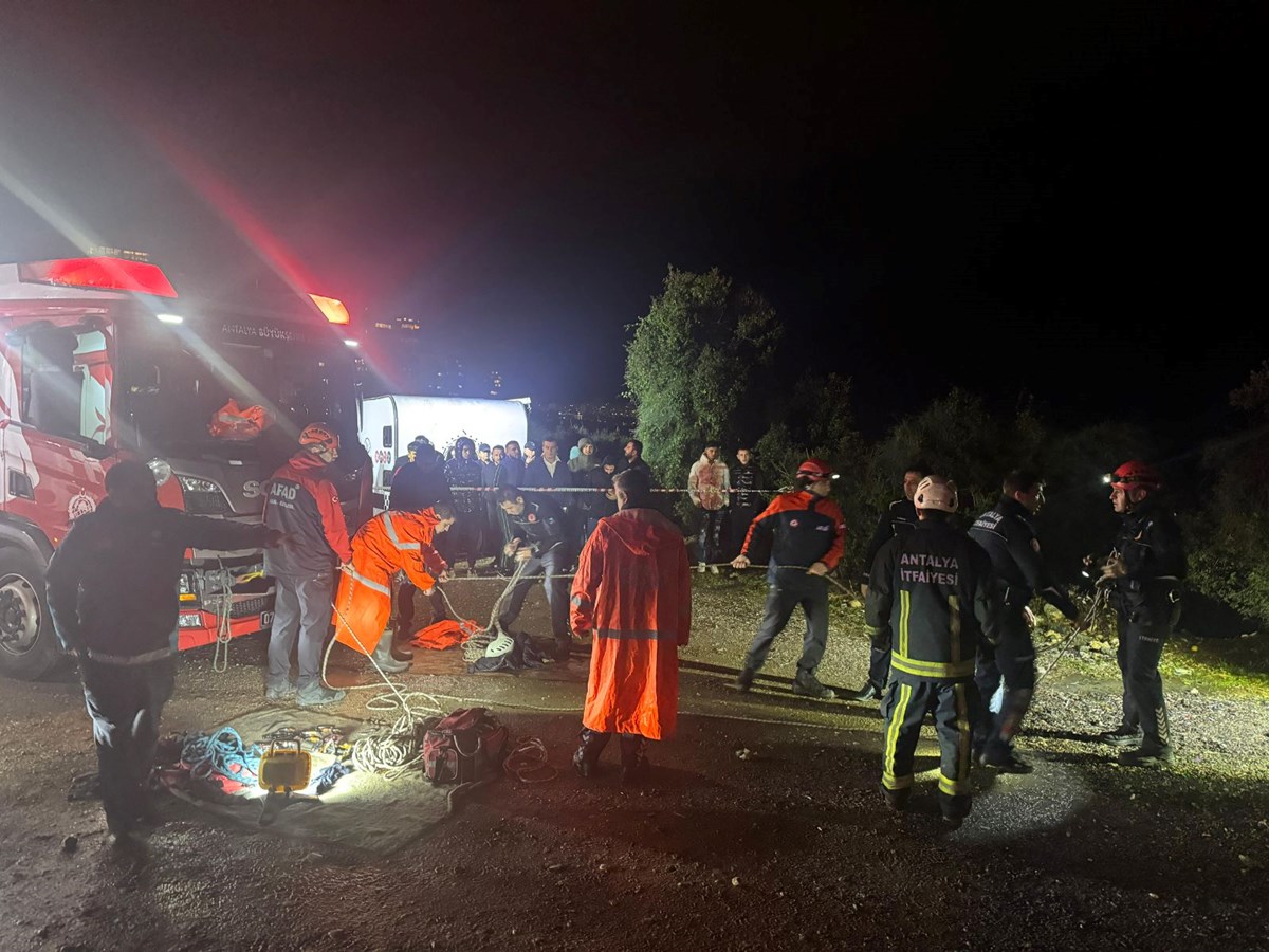 Antalya'da "araba uçurumdan düştü" iddiası - görsel 2