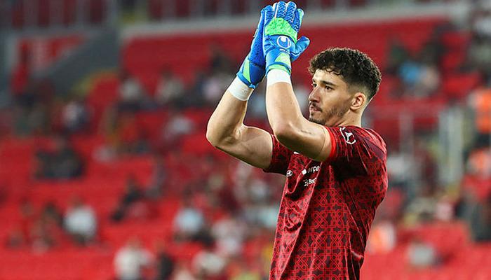 Altay Bayındır, Süper Lig devine haber gönderdi!  ''Sana gelmek istiyorum''Beşiktaş