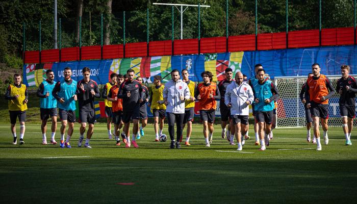 A Milli Futbol Takımı, 2024 Avrupa Şampiyonası'nı basınla kutladı