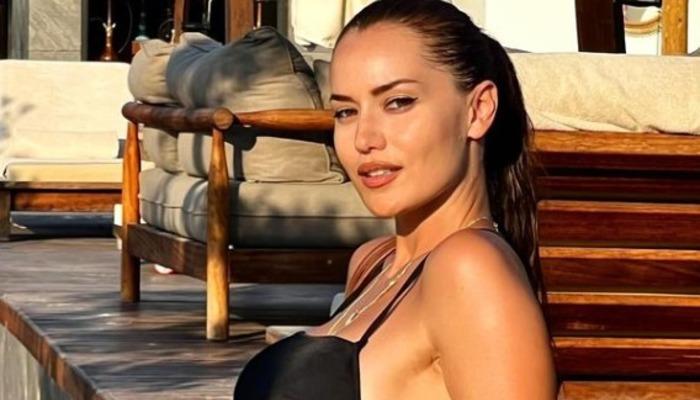 Bu yıl tatillere doyamıyorum! Fahriye Evcen lüks teknesinde yaza veda etti! Beğen butonu takılı kaldı