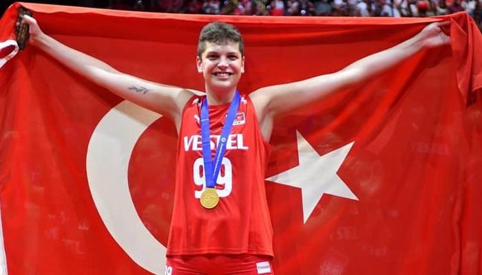 Eczacıbaşı, Milli voleyblcu Ebrar Karakurt'u kadrosuna kattı