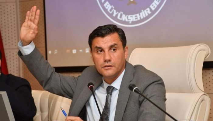 Ferdi Zeyrek 74 yıl sonra bir ilki başarmıştı! CHP Manisa'da birinci parti olmuştu