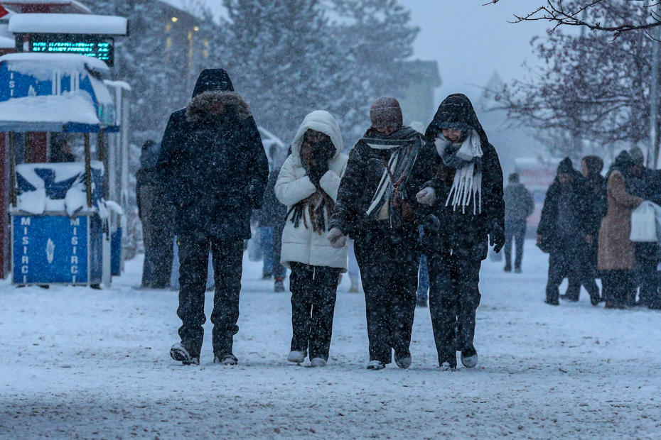 Yeni haftada soğuk havaya dikkat! 56 ilde kar beklentisi
