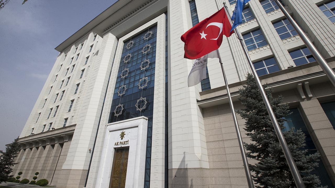 AK Parti "Türkiye Buluşmaları"yla sahaya çıktı