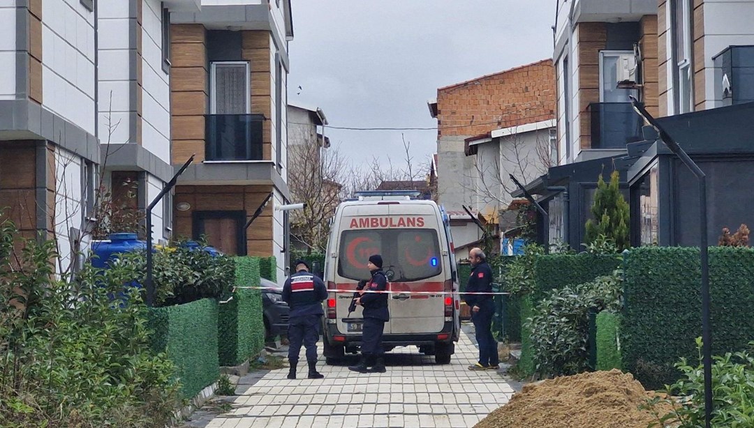 Villada dehşet: Birlikte yaşadığı kadını ve 7 yaşındaki kızını öldürüp intihara teşebbüs etti - Son Dakika Türkiye Haberleri