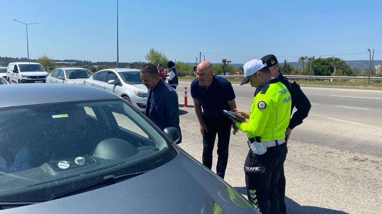 Çanakkale Valisi polis kontrol noktasını ziyaret etti