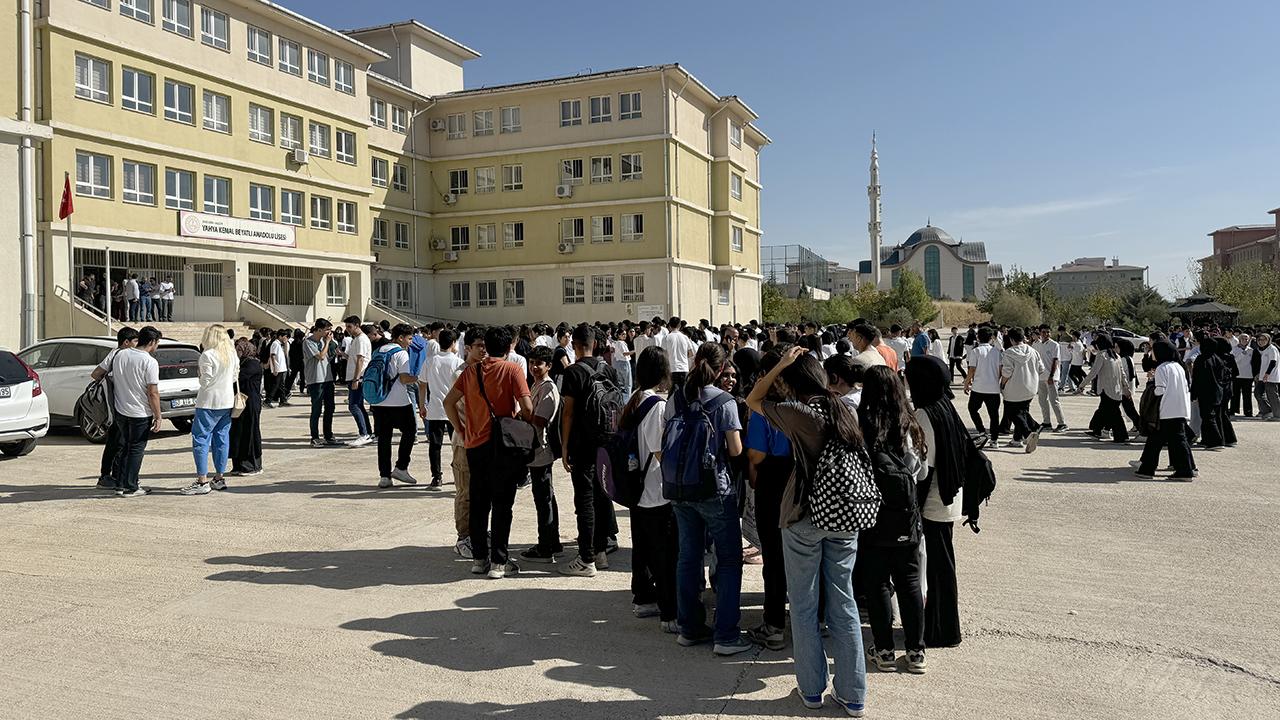 Malatya'da depremden etkilenen 21 okul yarın kapalı kalacak
