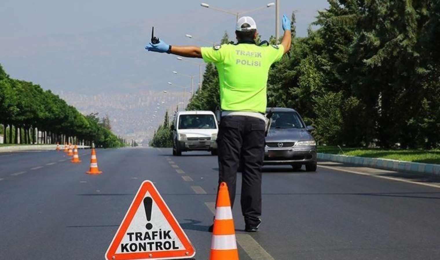 Bakan Ali Yerlikaya açıkladı… Trafik denetimi: Yüzbinlerce sürücüye işlem yapıldı - Son Dakika Türkiye Haberleri