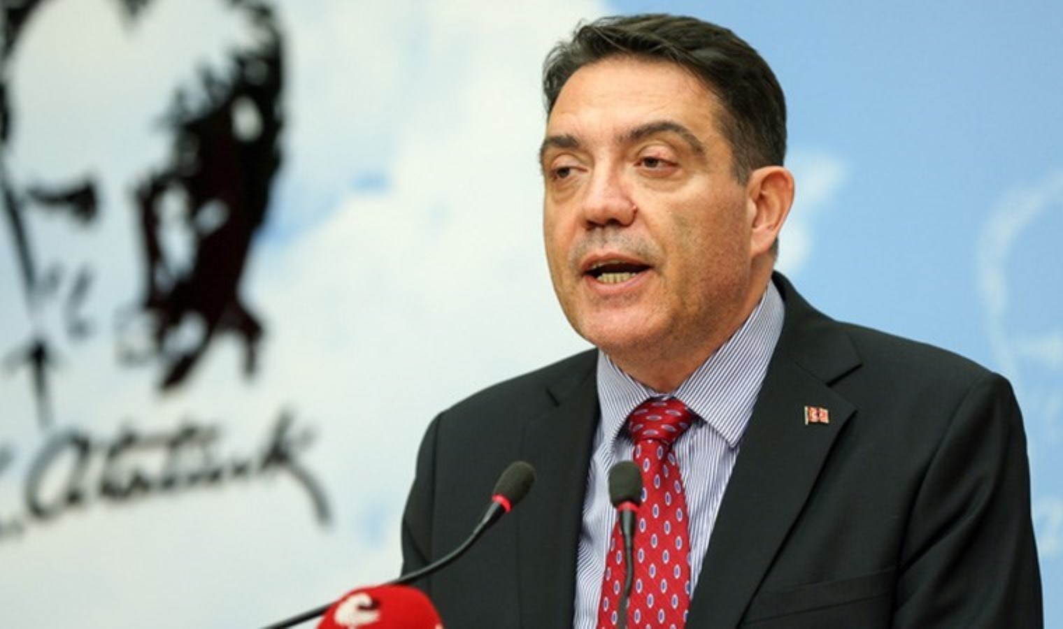 Yankı Bağcıoğlu, savunma sanayindeki "emeklilik krizi"ni gündeme getirdi: "Çalışanları istemeden emeklilik kararı almaya sevk ediyor" - Son Dakika Türkiye Haberleri