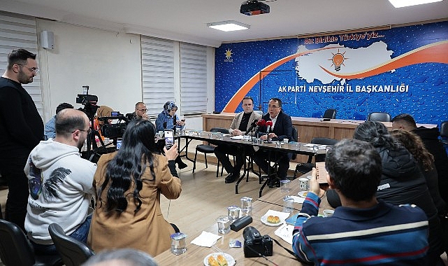 Nevşehir Belediye Başkanı ve AK Parti Belediye Başkan Adayı Dr. Mehmet Savran, 2 aylık belediye başkanlığı maaşını Mehmetçik Vakfı'na bağışladı - GÜNDEM