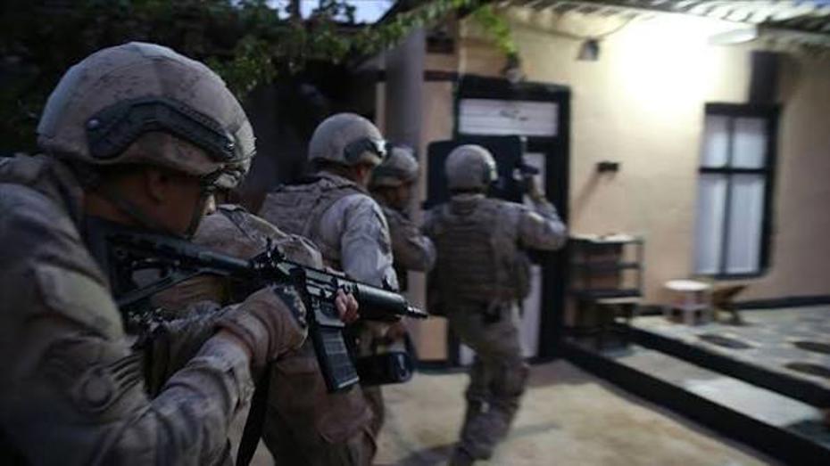 Suç örgütlerine yönelik kapsamlı operasyonda 841 şüpheli gözaltına alındı