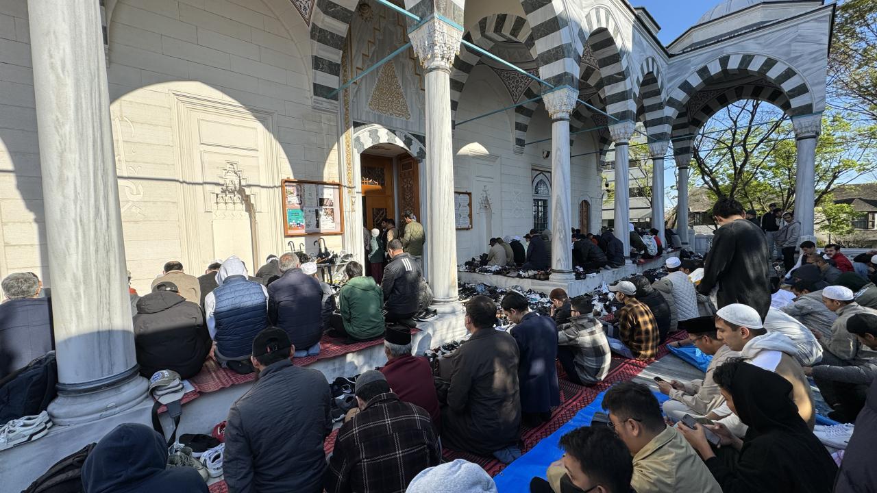 Bayram namazı Tokyo Camii'nde kılındı