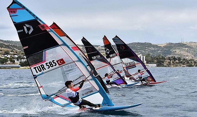Türkiye Rüzgar Sörfü Ligi Şampiyonası'nın ilk etabı Foça Rüzgar Hızlı Yarışları 2-5 Mayıs tarihleri ​​arasında gerçekleştirildi - SPORT