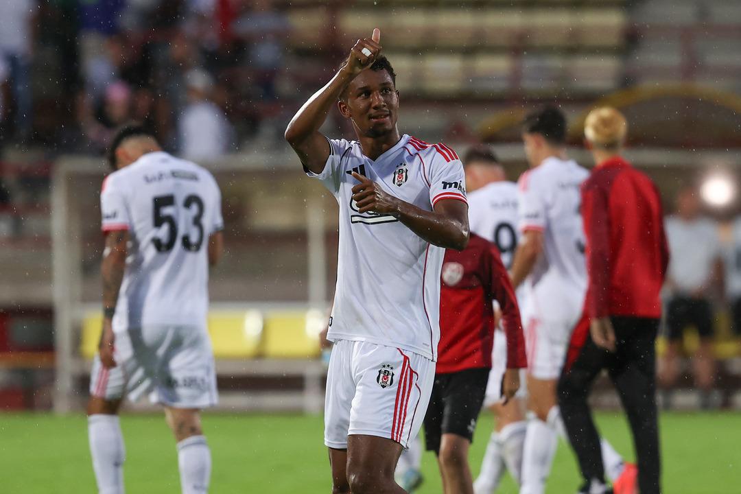 Beşiktas yenilgi ile üçüncü dost maçı bıraktı! İlk kez oynanan yeni transfer 4
