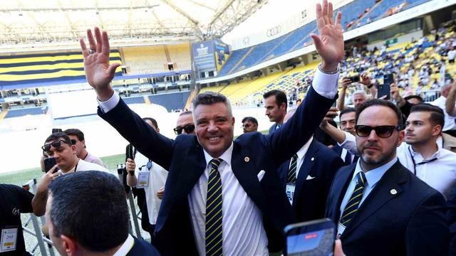Sadettin Saran’a Kongre Üyelerinden Güçlü Destek