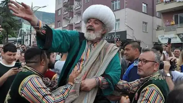 Ünlü Oyuncu Müfit Can Saçıntı, Kayyım Şakası Sonrası İfade Verdi