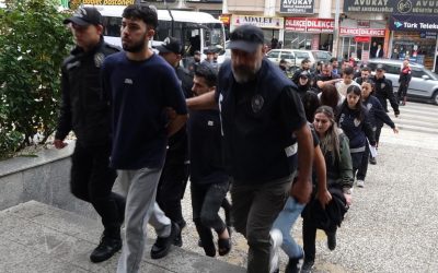 Noter Kılığına Girip 55 İlde Dolandıran 18 Şüpheli Yakalandı